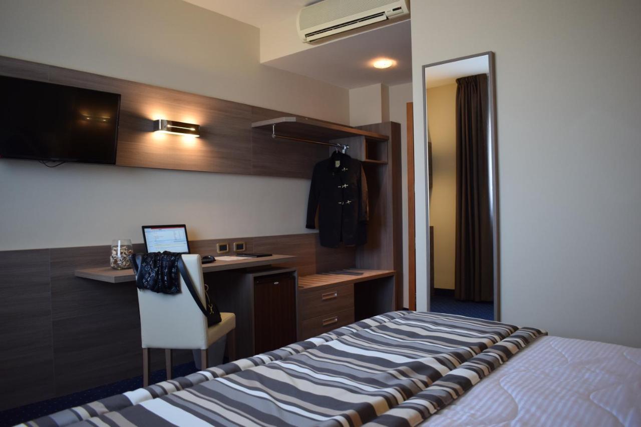 Roma Domus Hotel Ponzano Romano Ngoại thất bức ảnh